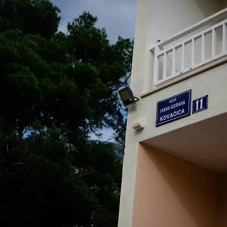 Luxury 'on The Beach' Apartman Makarska