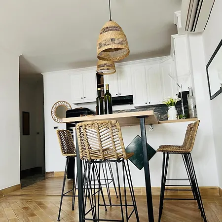 Апартаменти Luxury 'on The Beach'