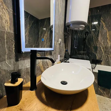 Luxury 'on The Beach' Макарська