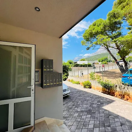 Luxury 'on The Beach' Апартаменти *